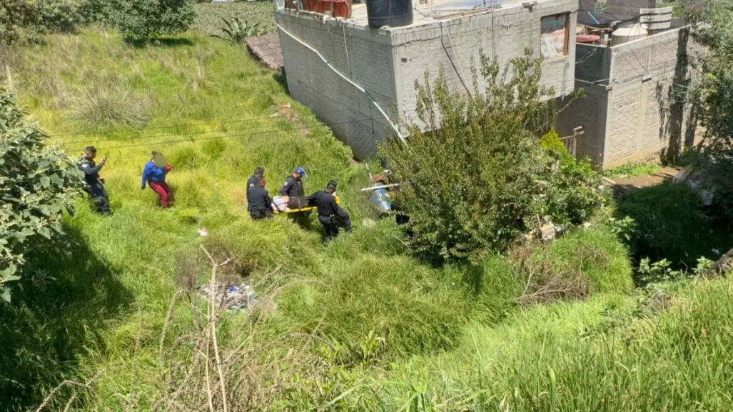 Policías rescatan a adolescente que cayó en un barranco en Milpa Alta; fue trasladada vía aérea al hospital
