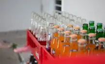 Desmantelan fábrica de refresco pirata en CDMX: ¿qué es el huachicol de bebidas?
