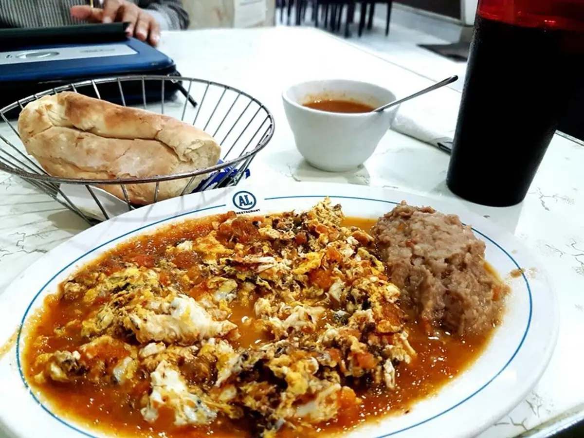 El restaurante AL, con 85 años de tradición en Monterrey, ofrece una variedad de ricos platillos que te conquistarán. Foto: Facebook Restaurante AL