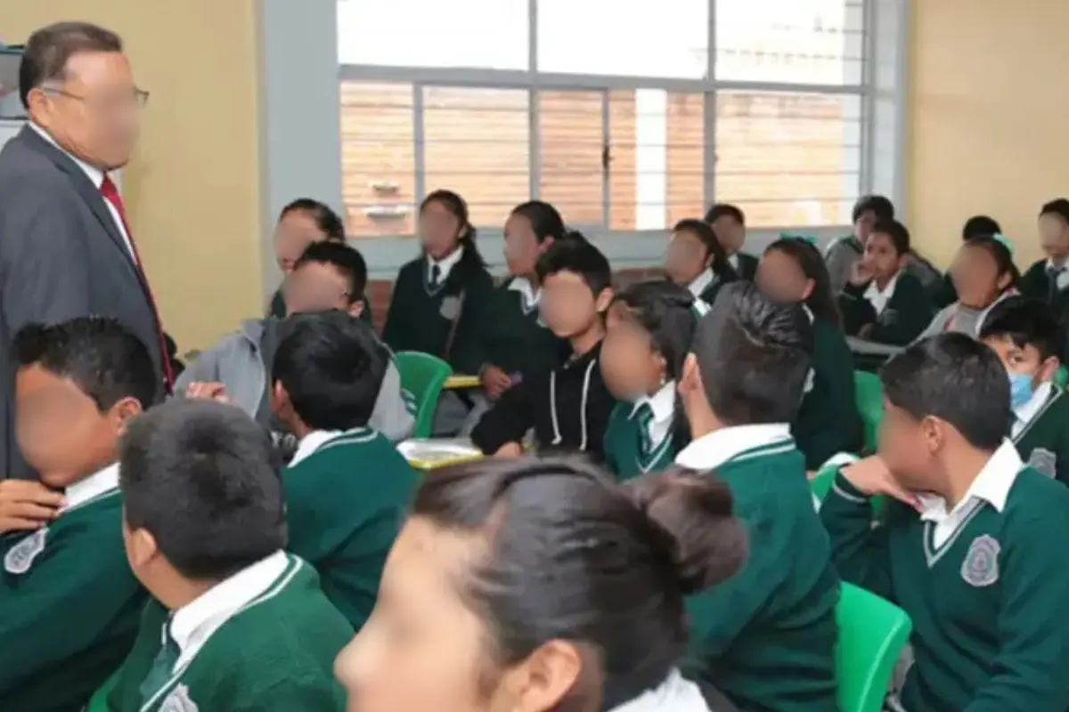 Estudiantes de secundaria tomando clases. Foto: Gobierno de México