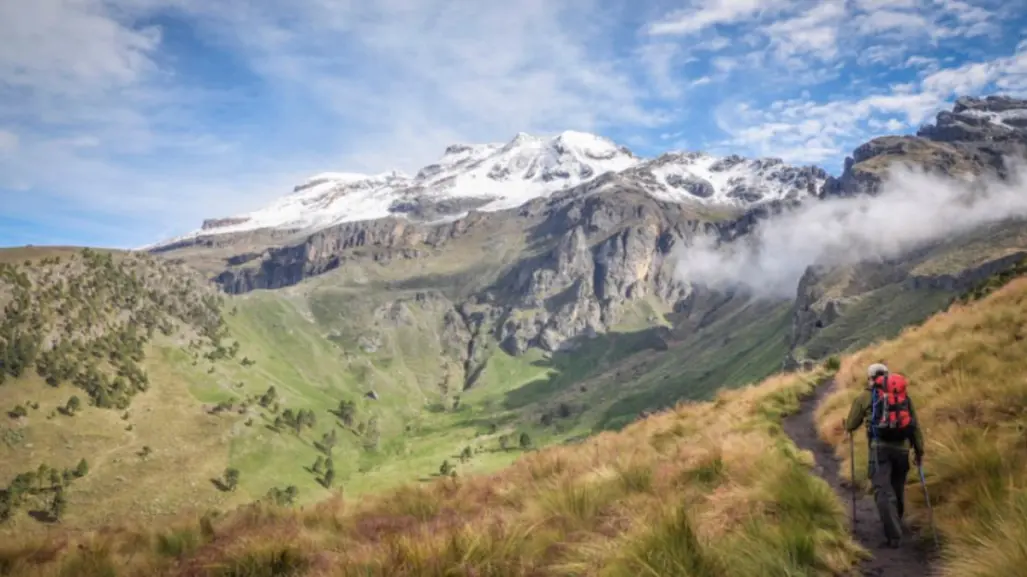 Esta ruta de senderismo oculta en el Edomex ofrece vistas únicas al Popocatépetl y al Iztaccíhuatl