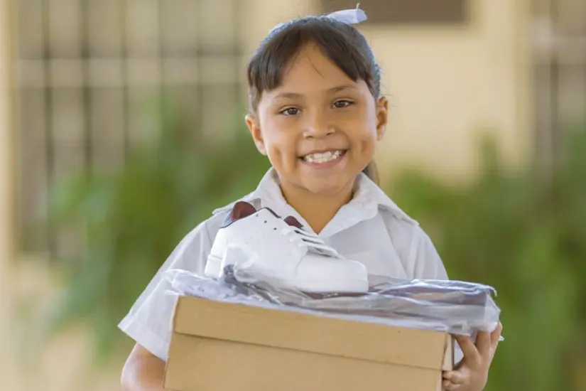 Alumnos de primaria recibirán paquetes de útiles y uniformes escolares el próximo ciclo escolar. Foto: Secretaría de Educación Tamaulipas