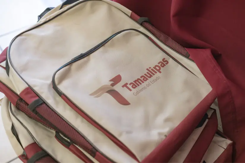 Los paquetes de útiles y uniformes escolares serán distribuidos en municipios focalizados. Foto: Secretaría de Educación Tamaulipas
