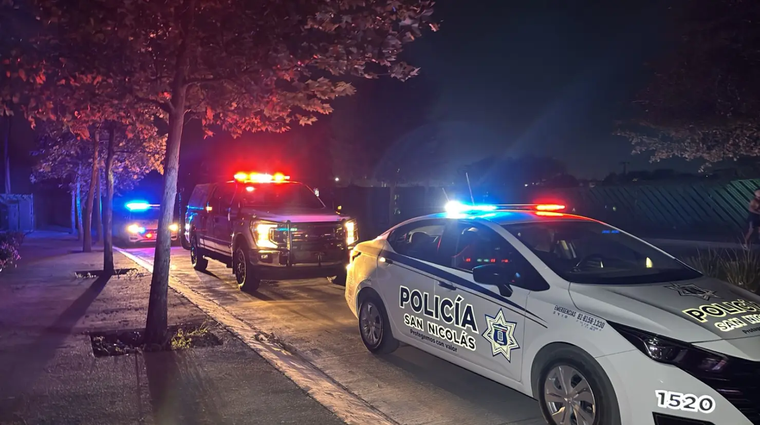 Los paramédicos confirmaron que no presentó lesiones físicas, aunque sí mostraba signos de nerviosismo tras el incidente. Foto: PCNL.