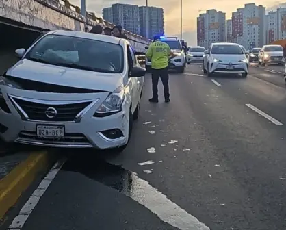 VIDEO | Auto pierde el control y choca en Azcapotzalco; sin lesionados reportados
