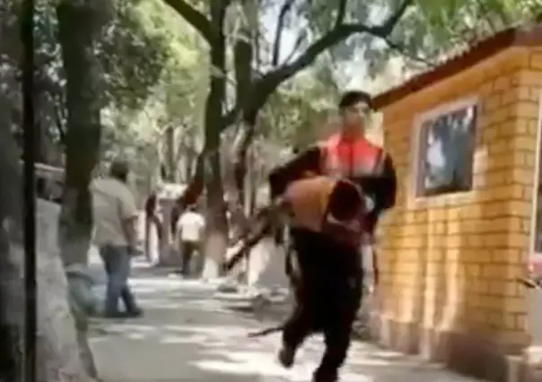 Mujer cae 8 metros en cripta de panteón en CDMX y termina con grave traumatismo