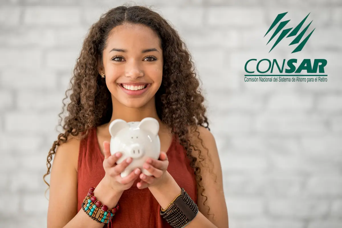 Desde los 18 años, ahorrar y planificar tus finanzas es esencial, así como considerar los beneficios de tu Afore. Foto: Canva