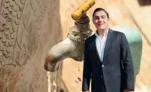 Manuel Guerra Cavazos actúa por García y firma con Agua y Drenaje de Monterrey soluciones reales