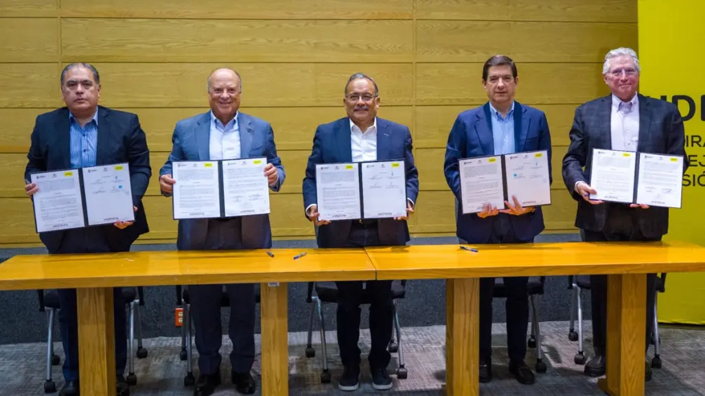 Andrés Mijes y la UDEM sellan acuerdo para capacitar a funcionarios de Escobedo