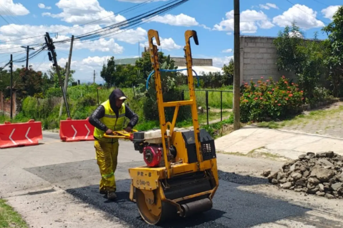 Bacheo en el Edomex. Foto: X (@jcedomex)