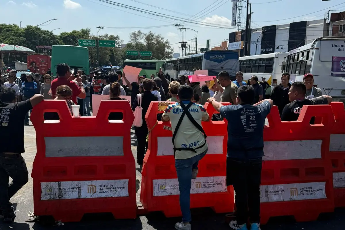 Bloqueo vial por marchas en CDMX.  Foto: Ramón Ramírez