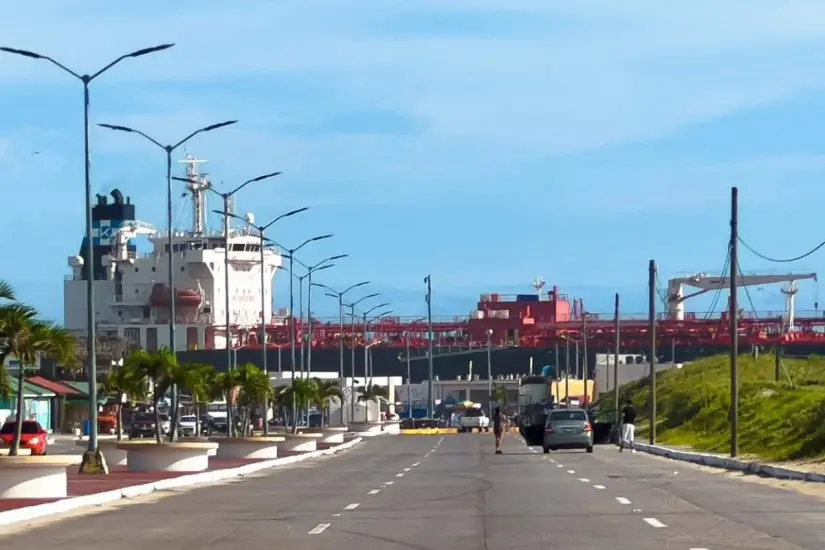 Uno de los boulevard más visitados por los turistas en Madero | Foto: Axel Hassel
