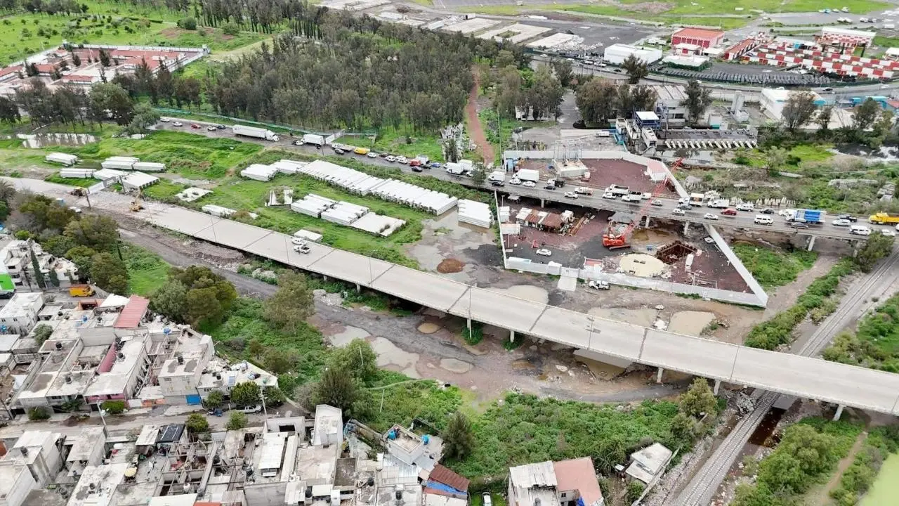 Delfina Gómez arranca reconstrucción de puentes clave que conectan la zona oriente con CDMX. Foto: Especial / SICT