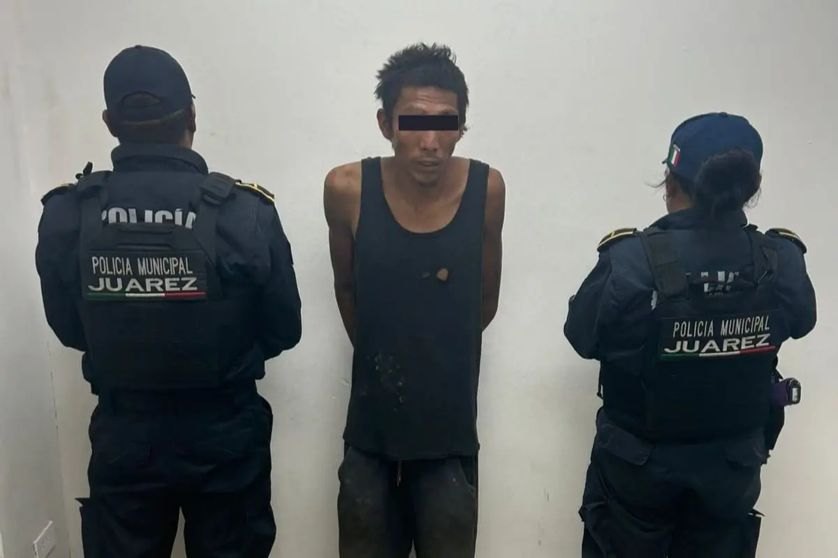 El individuo, identificado como José Enrique “N”, de aproximadamente 40 años de edad, fue detenido en el lugar/Foto: Policía de Juárez