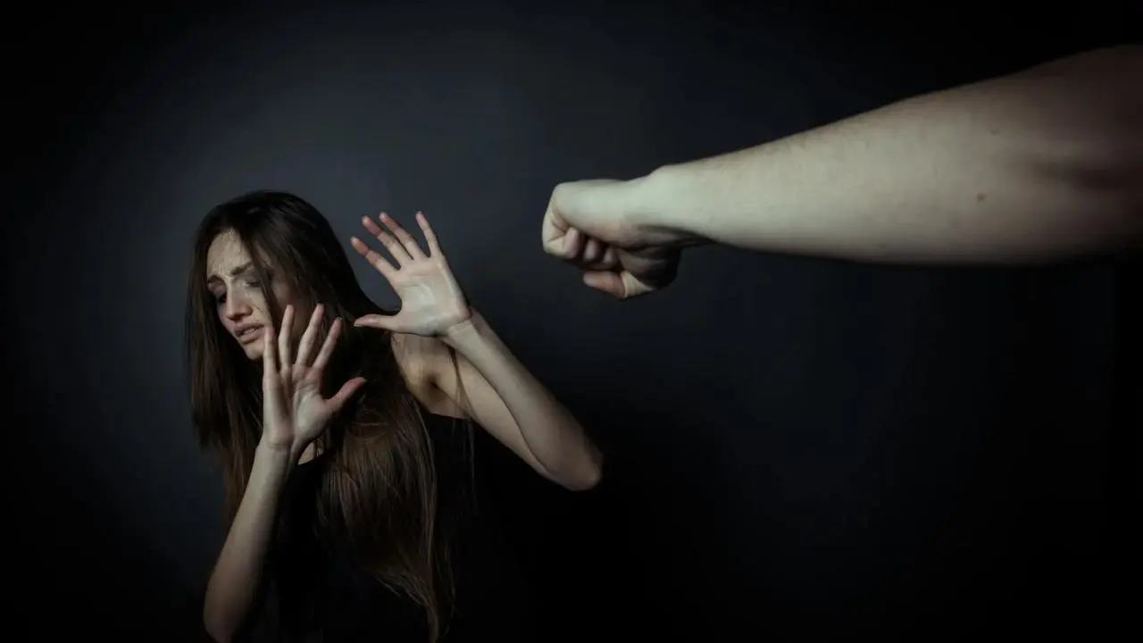 Edomex es la entidad con más casos de violencia familiar en México; van casi 9 mil en 2025. Foto: Canva