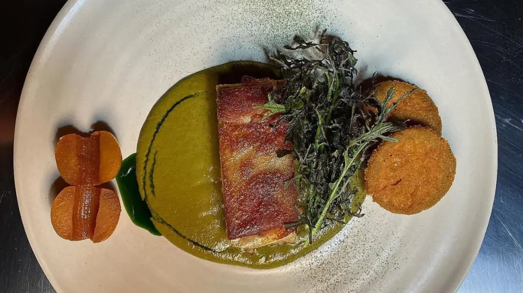 El platillo ancestral del Edomex de origen Nahua hecho con pollo fresco y manzanas verdes