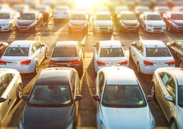 Plazas en Valle de Toluca ignoran tolerancia de estacionamiento gratis; Congreso va por regulación