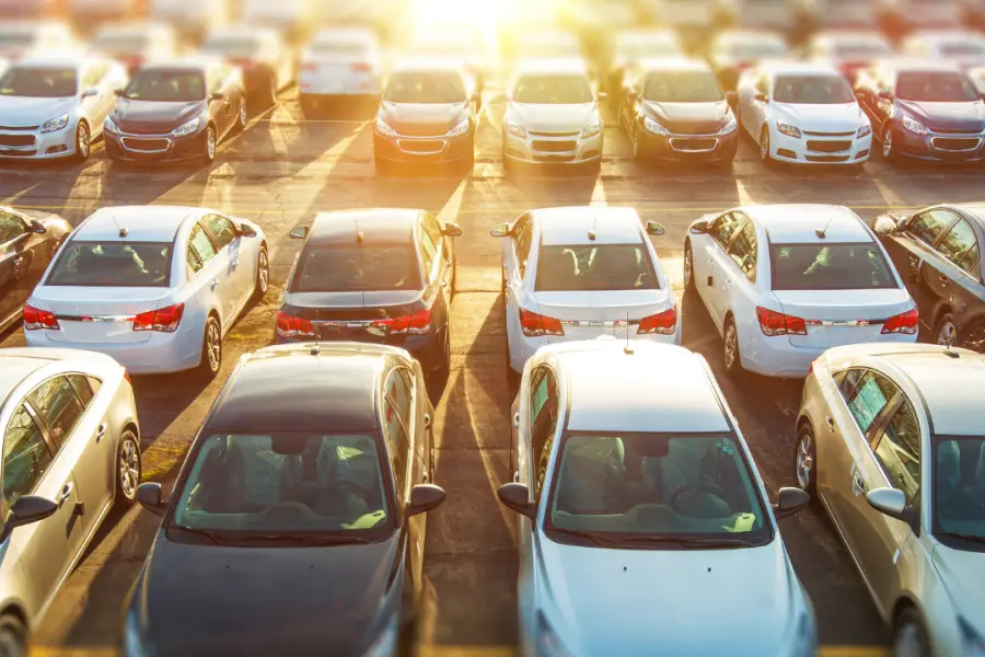 Plazas en Valle de Toluca ignoran tolerancia de estacionamiento gratis; Congreso va por regulación