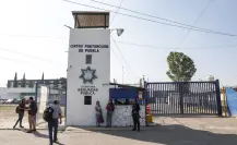 Familiares de presos en Puebla protestan por cobros excesivos