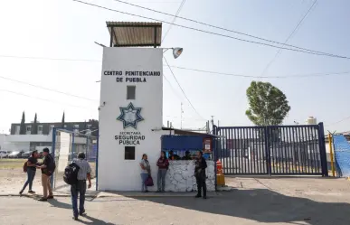 Familiares de presos en Puebla protestan por cobros excesivos
