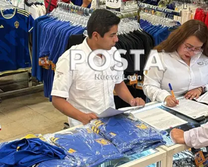 Fuerza Civil e IMPI aseguran mercancía apócrifa de Tigres en tienda El Nuevo Mundo