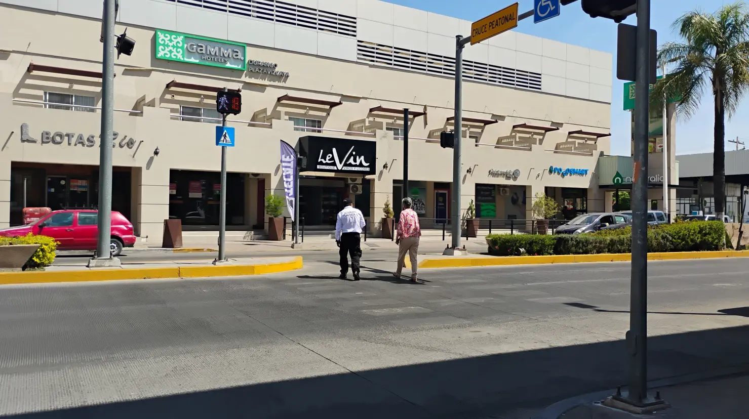 No lo parece, pero este es el hotel más grande de Durango | Foto: Lorena Ríos