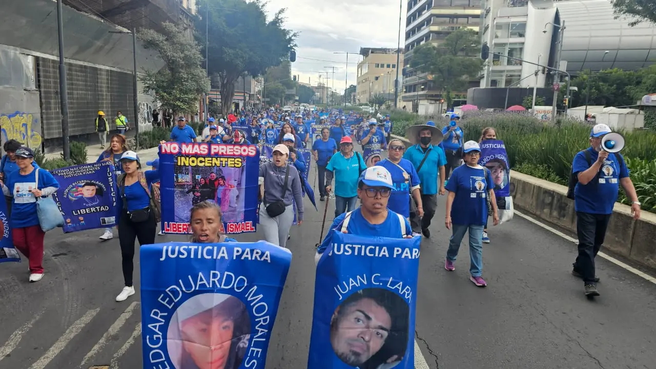 Manifestantes de “No Más Presos Inocentes” en CDMX.     Foto: Luis Antonio Alfaro