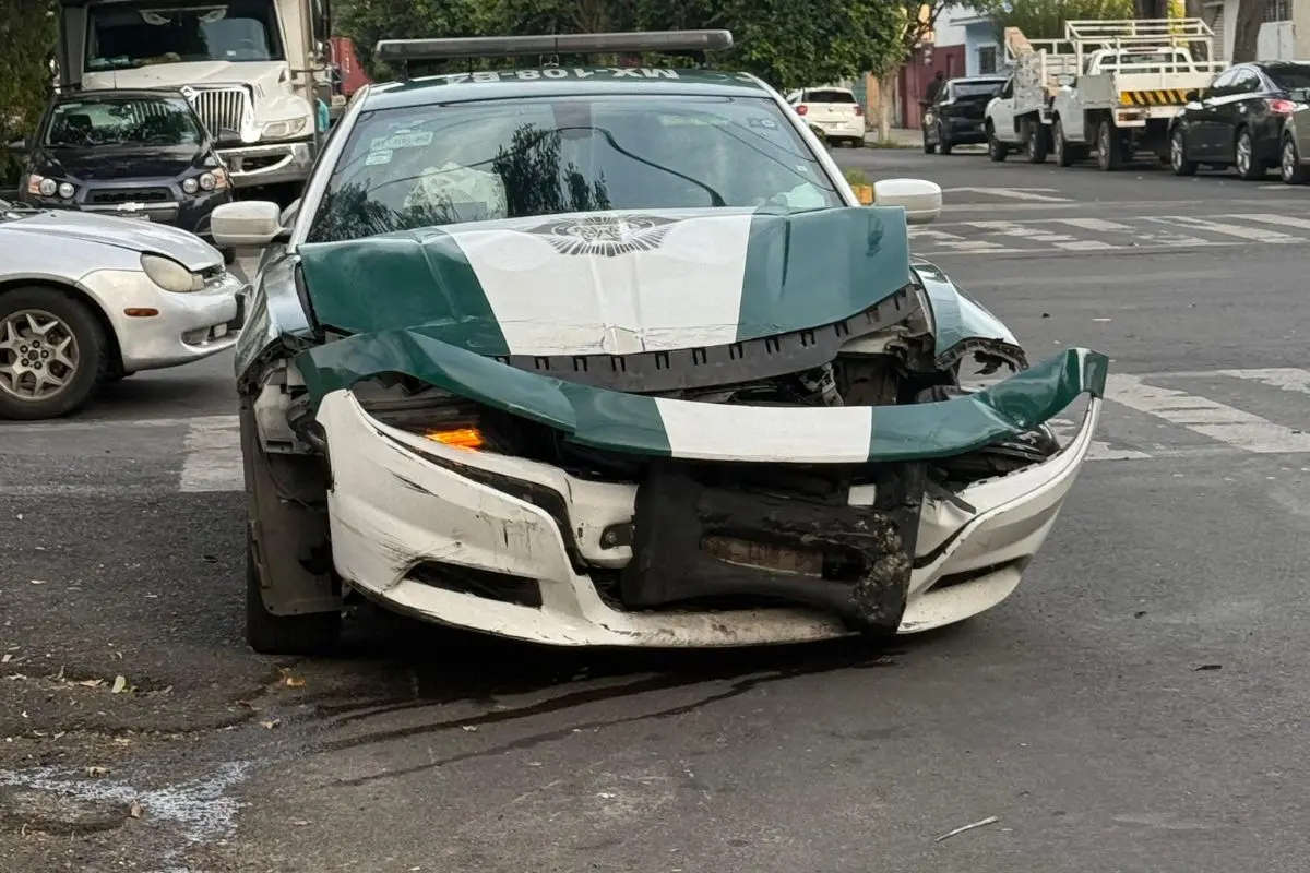 Accidente de una patrulla en calles de la alcaldía Azcapotzalco en CDMX Foto: Ramón Ramírez