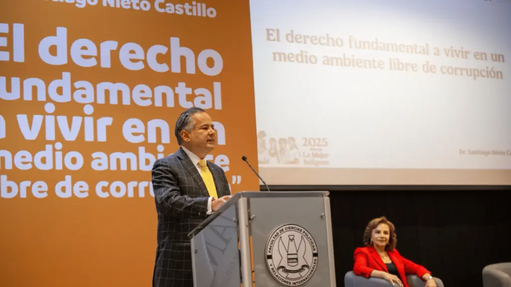 Santiago Nieto impulsa combate a la corrupción en conferencia magistral