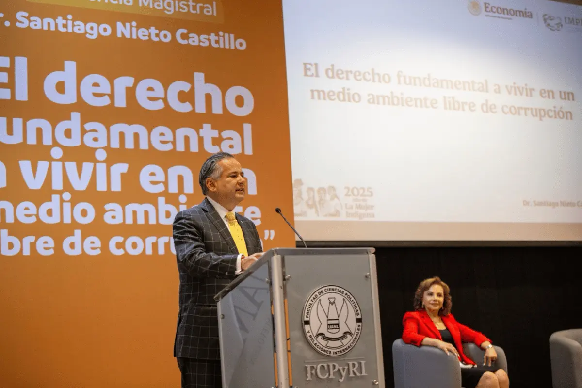 Impulsa Contraloría combate a la corrupción con conferencia magistral de Santiago Nieto. Foto: Gobierno de Nuevo León.