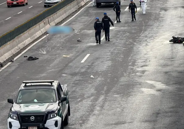 Motociclista muere arrollado en la México-Toluca; el responsable huyó del lugar