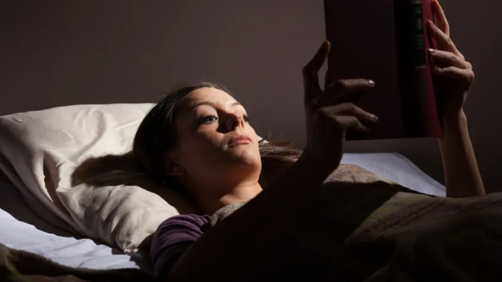 Insomnio: Esta rutina recomendada por expertos te ayudará a dormir mejor