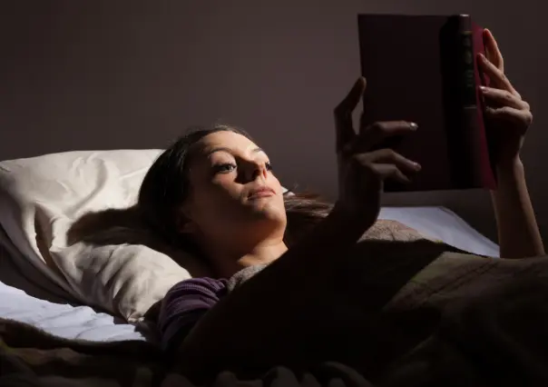 Insomnio: Esta rutina recomendada por expertos te ayudará a dormir mejor