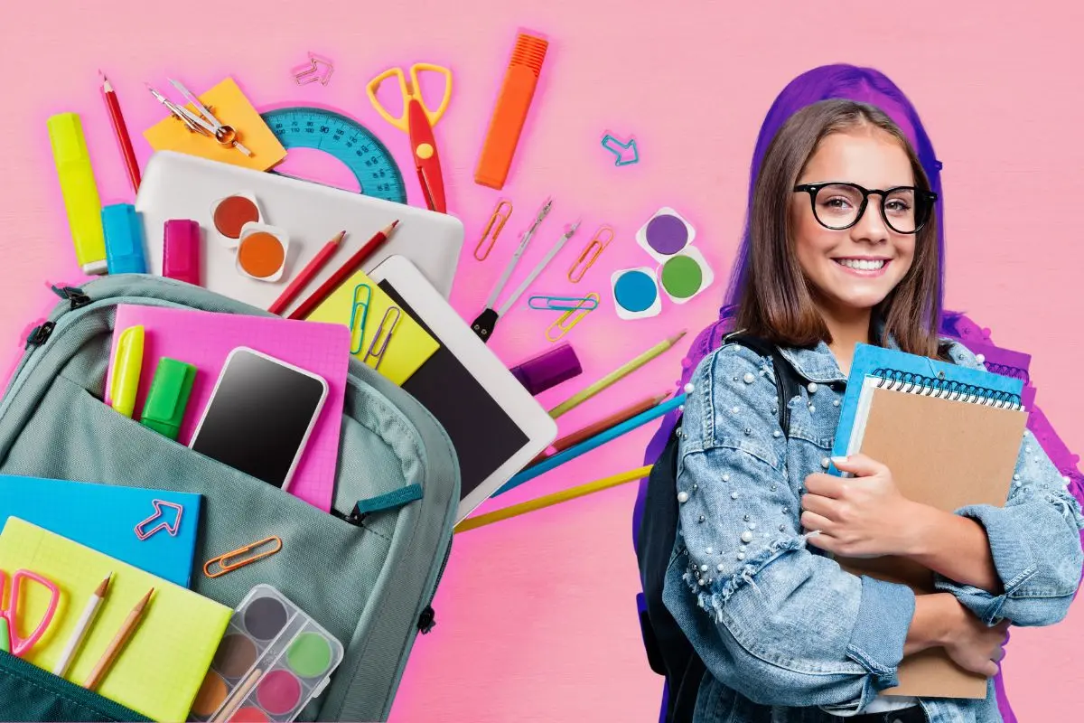 Mochila con útiles escolares y una estudiante sosteniendo sus libros Foto: Canva