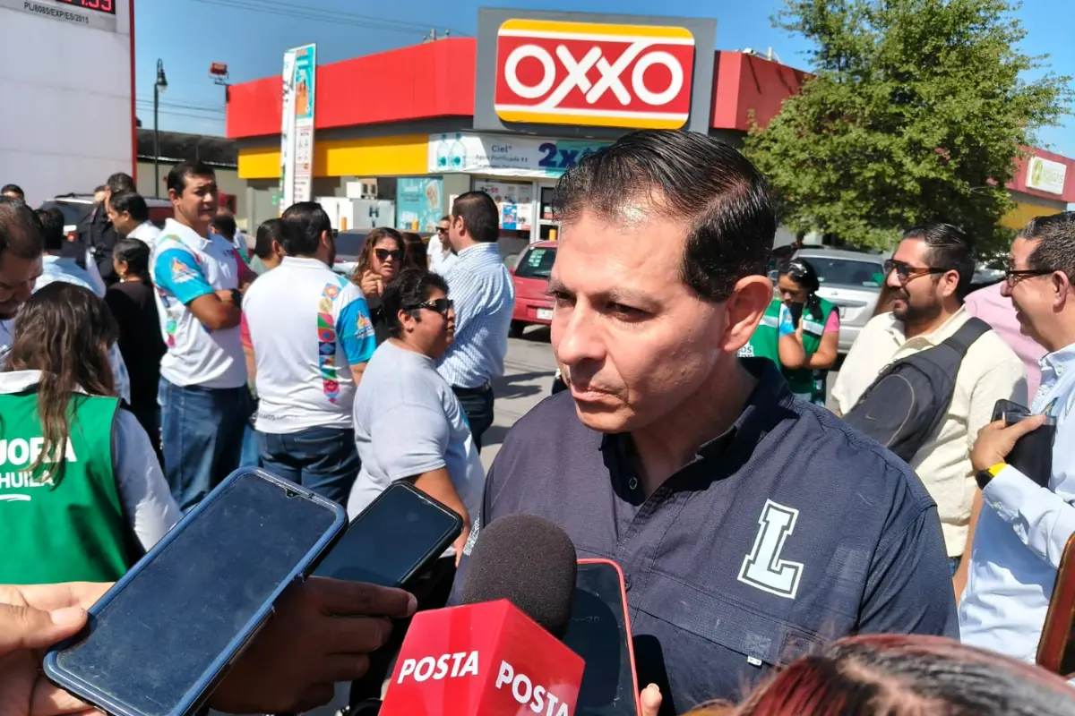 En esta ocasión los alumnos solamente acudieron a sus respectivas escuelas, donde a través del departamento de dirección se pudieron solicitar las becas./Foto: Marco Juárez