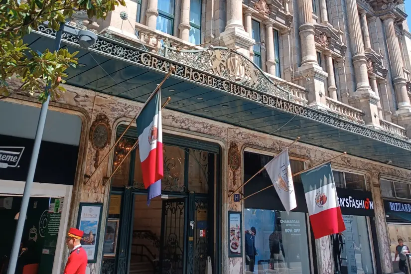 Entrada del Gran Hotel de la Ciudad de México. Foto: Canva