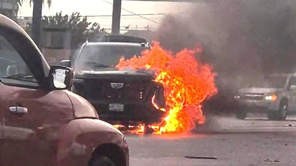 El funcionario murió en el lugar. Más tarde, autoridades hallaron una camioneta que presuntamente usaron los agresores, pero no se ha reportado ninguna detención formal. Foto: FGR