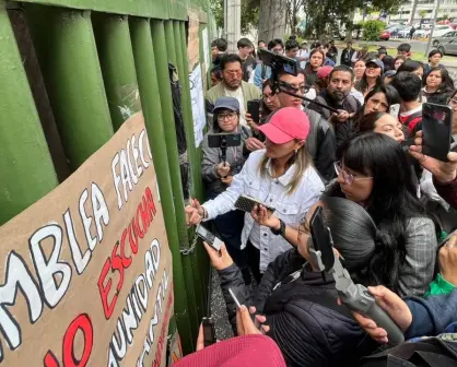 VIDEO | Estudiantes de Economía en UAEMéx marchan por fin del paro y regreso a clases