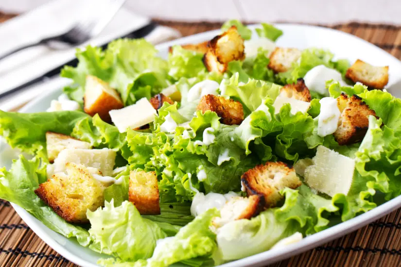Ensalada César. Foto: Canva