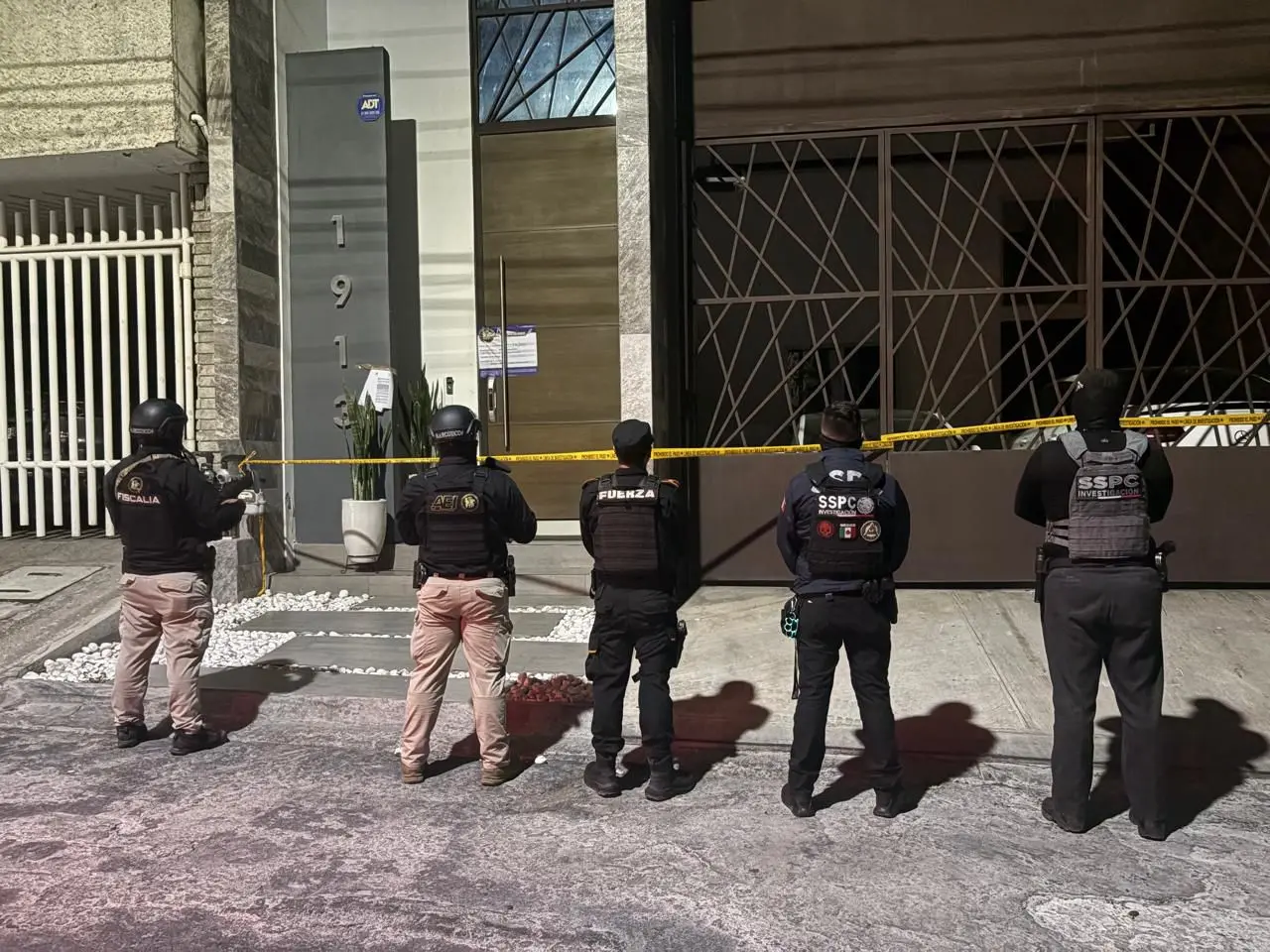 La Fiscalía de Nuevo León subrayó que estos cateos son resultado de investigaciones en curso por delitos contra la salud. Foto: Fiscalía General de Justicia de Nuevo León.