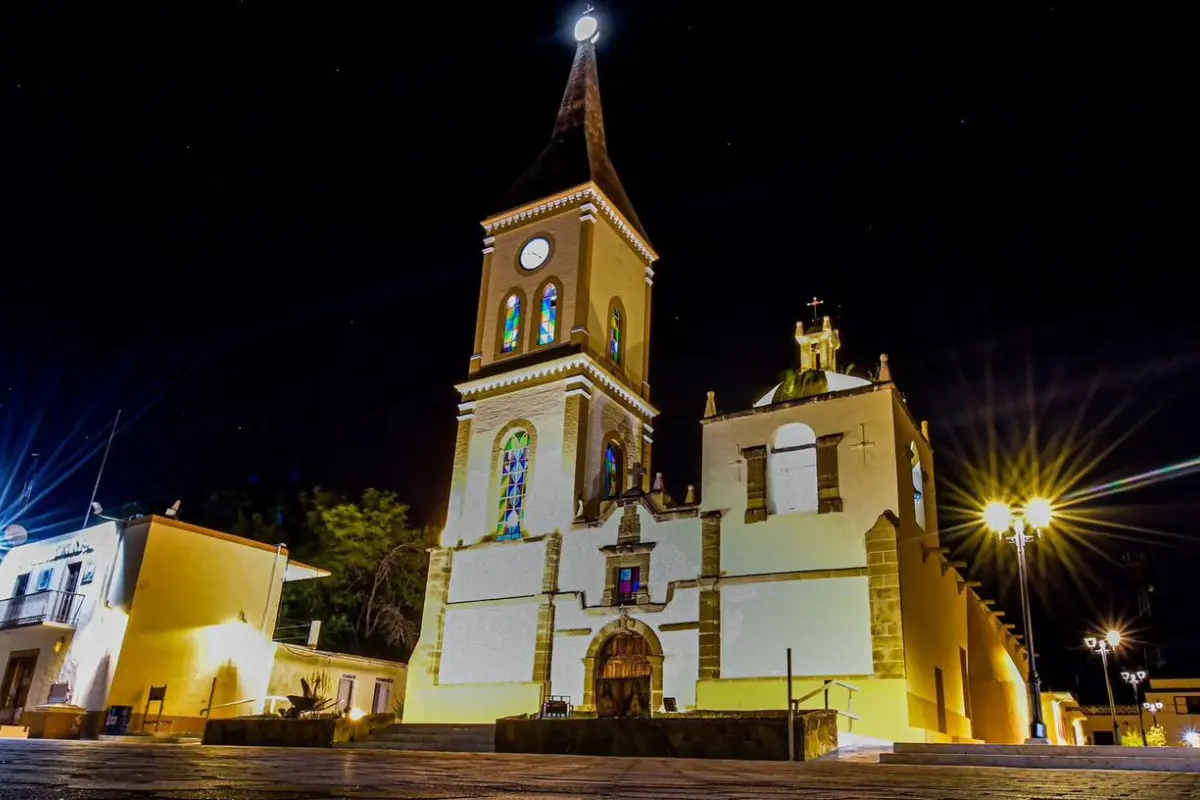 Explora la arquitectura colonial de la iglesia Inmaculada Concepción en Mier y otros destinos turísticos en Tamaulipas