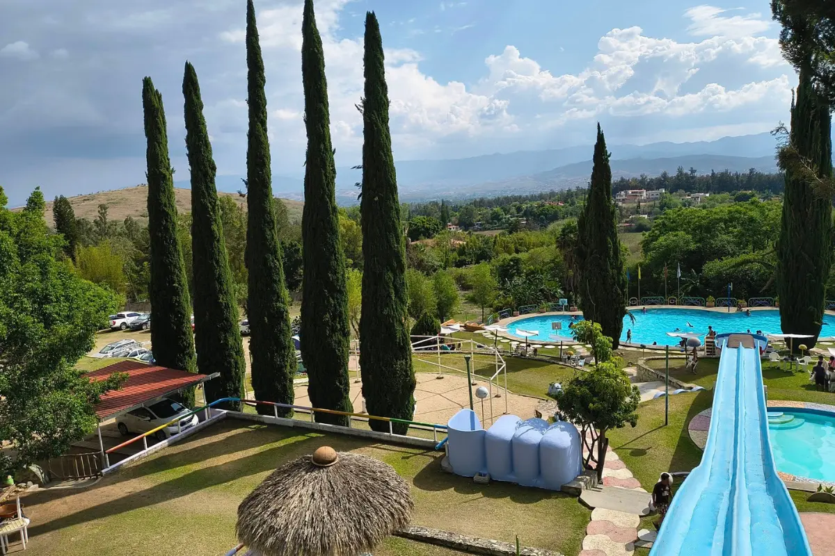 En Oaxaca hay balnearios que ofrecen descuentos para escapar del calor en vacaciones. Foto: Balnearios Paraíso de Adán