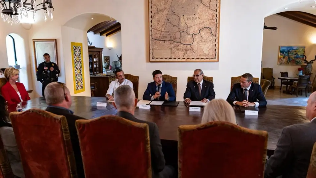 Samuel García firma Memorándum de Entendimiento con Laredo, Texas, y Green Corridors