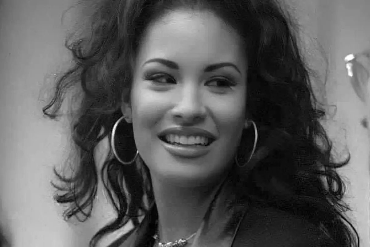 Descubre la historia y eventos de la Feria Expomex en Nuevo Laredo, incluyendo concierto de Selena Quintanilla y Los Dinos