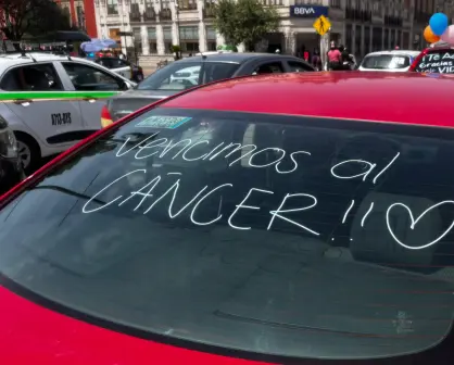 FOTOS | Mujer de Durango vence el cáncer y lo celebra con una caravana por el Centro Histórico