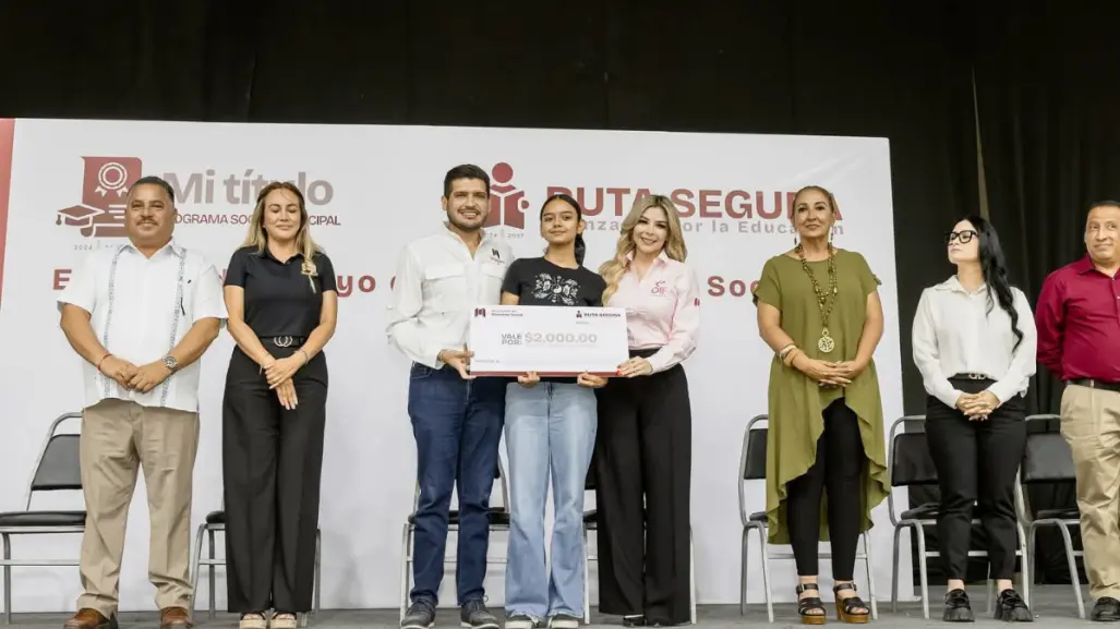 Beto Granados impulsa el futuro de jóvenes con becas, un apoyo económico para seguir estudiando