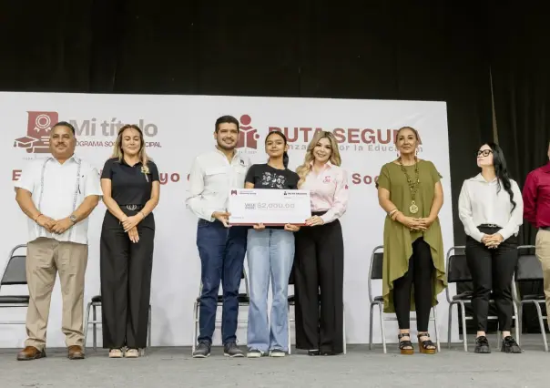Beto Granados impulsa el futuro de jóvenes con becas, un apoyo económico para seguir estudiando