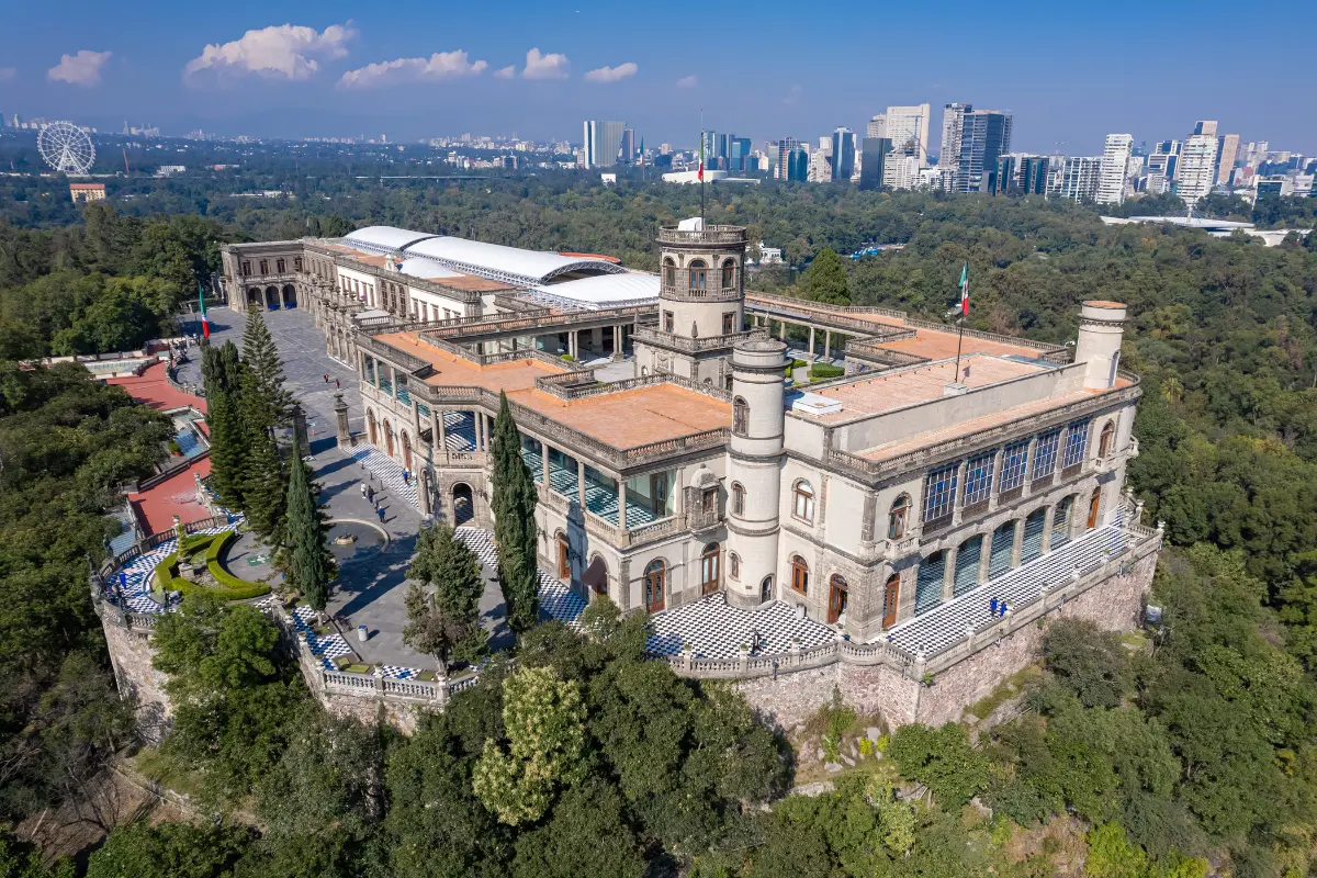 Captura aérea del Castillo de Chapultepec. Foto: Canva