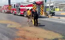 Accidente y derrame de diésel generan cierres viales en Monterrey