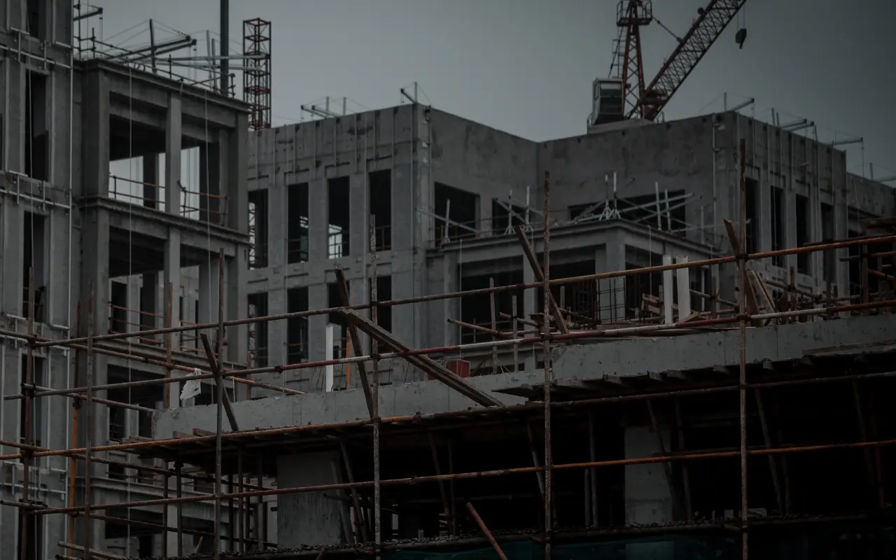 Edificios en construcción. Foto: Canva